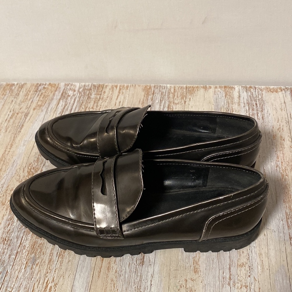 LAST CALL!! FINAL PRICE Nine West pewter loafers